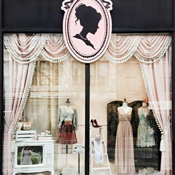 Meet your Posher, Aminah - Picture 1 of 1